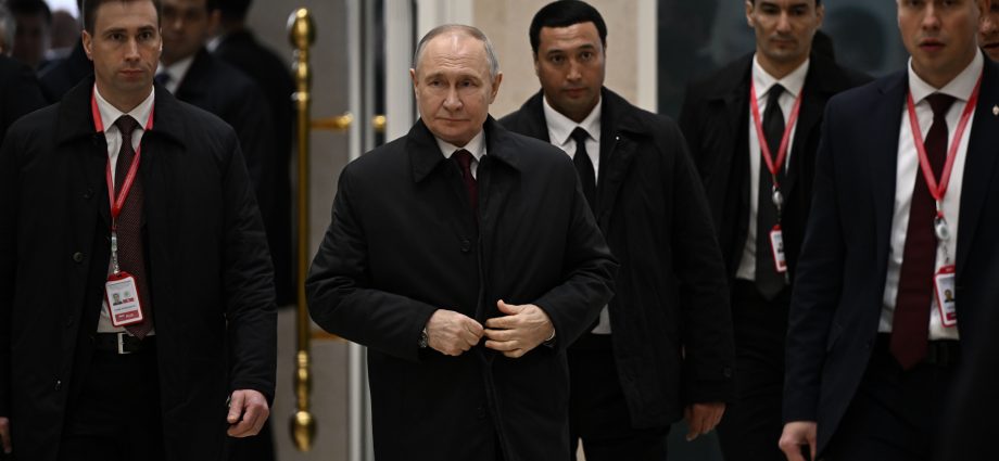 putin-tightens-security-amid-coup-fears-inside-kremlin:-report