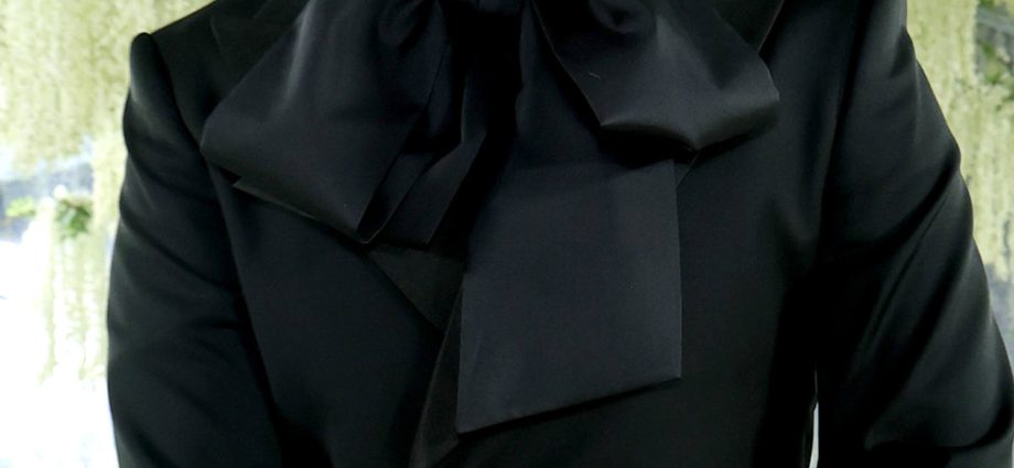 bad-bunny-appears-at-met-gala-in-‘aging-body’-look