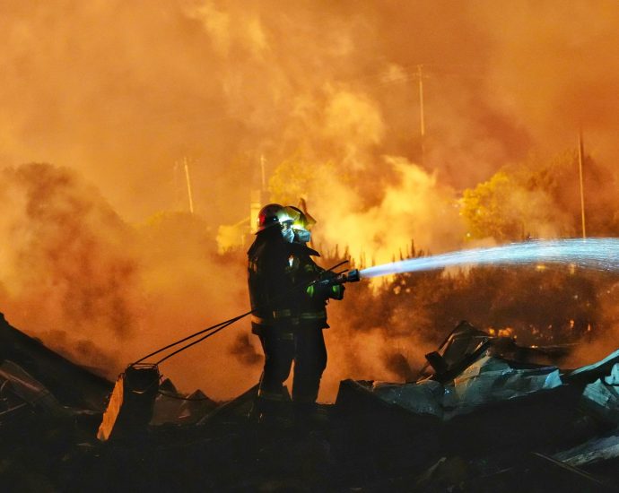 explosion-at-fireworks-factory-in-china-kills-26,-injures-61