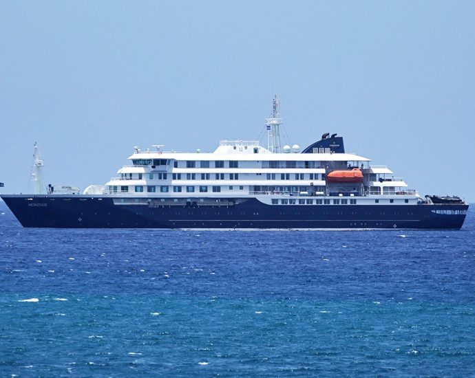 passenger-stuck-on-cruise-with-hantavirus-outbreak-speaks-out