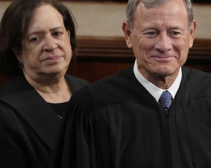 ‘stuck-with-one-another’:-supreme-court-resembles-a-feuding-family