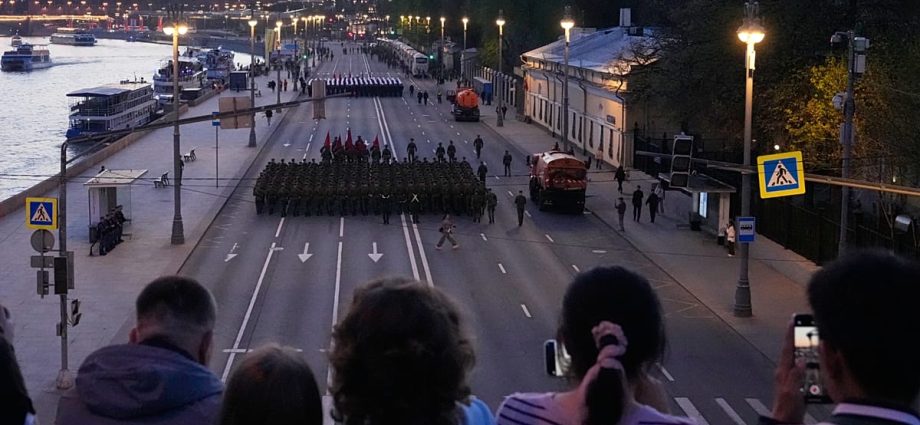 russian-soldiers-rehearse-victory-day-parade-amid-fears-of-ukrainian-attacks