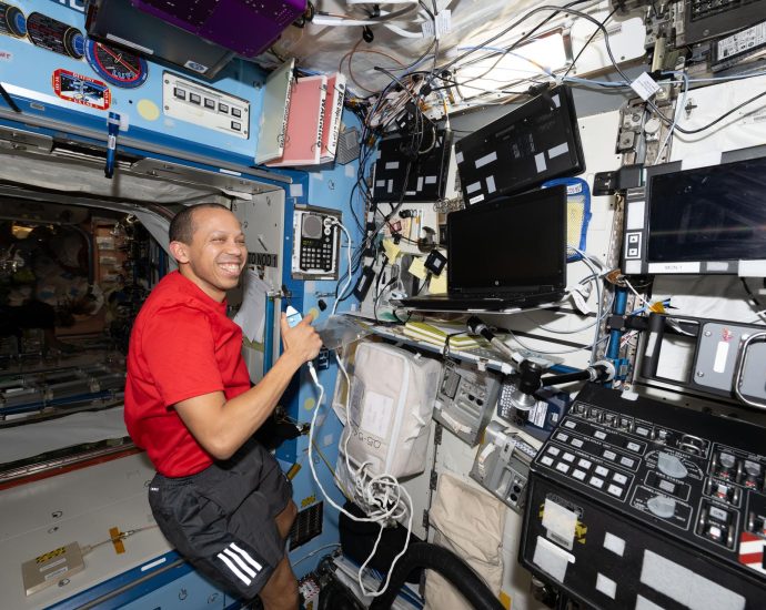 NASA Astronaut to Answer Questions from Students in Florida