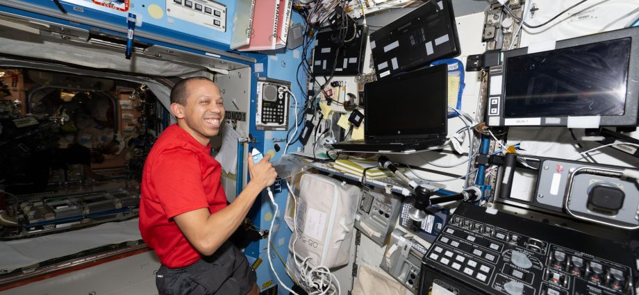 NASA Astronaut to Answer Questions from Students in Florida