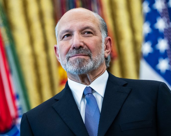 howard-lutnick-faces-congressional-showdown-after-epstein-files-revealed-island-visit
