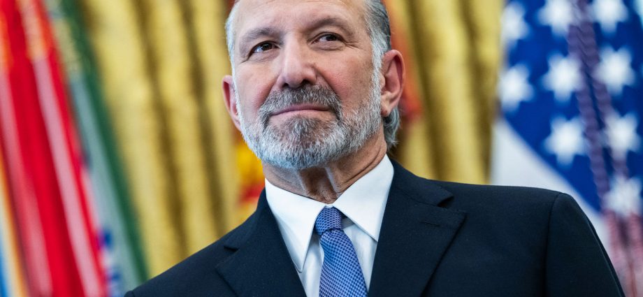 howard-lutnick-faces-congressional-showdown-after-epstein-files-revealed-island-visit