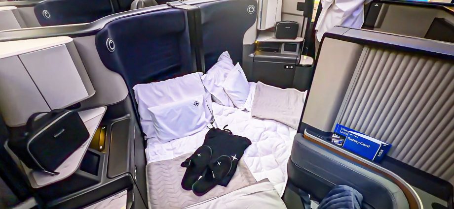 how-united-airlines’-new-polaris-studio-suites-differ-from-american’s-flagship-suite-preferred