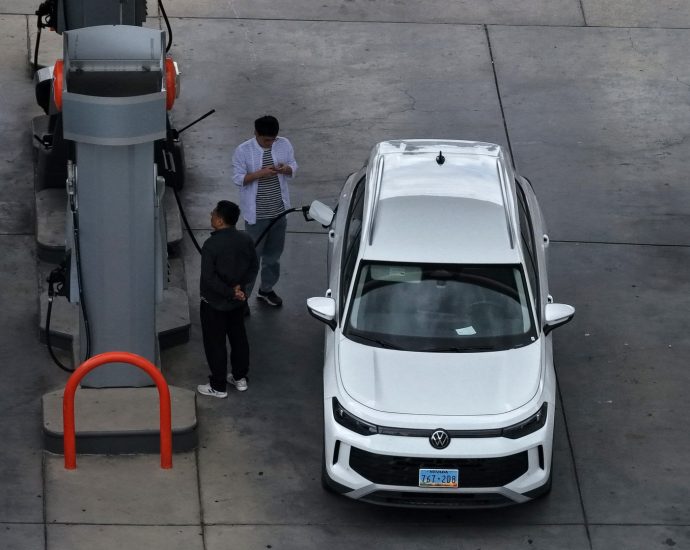 gas-surpasses-$450-average.-can-oil-tanker-escorts-bring-prices-down?