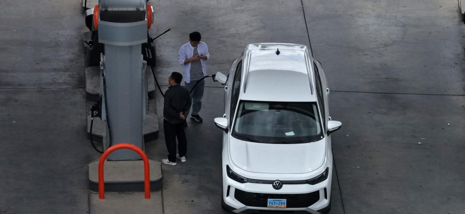gas-surpasses-$450-average.-can-oil-tanker-escorts-bring-prices-down?