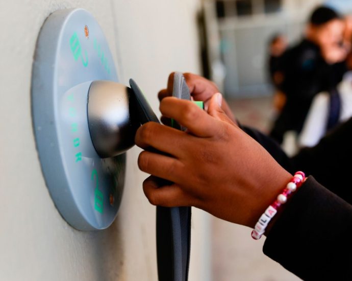five-things-to-know-about-largest-cell-phone-ban-study