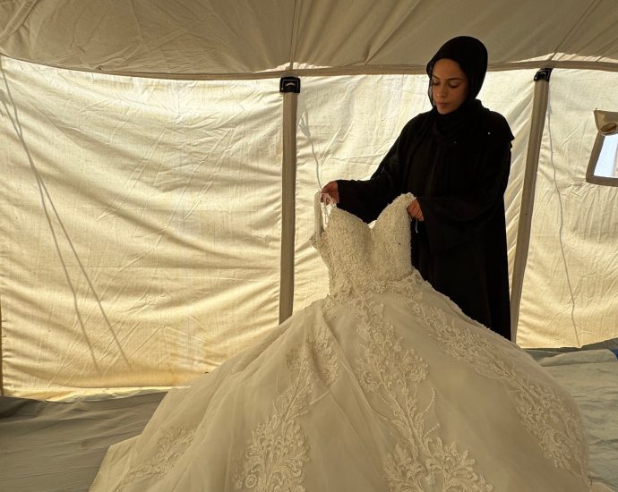 in-gaza,-the-simplest-of-weddings-are-barely-affordable