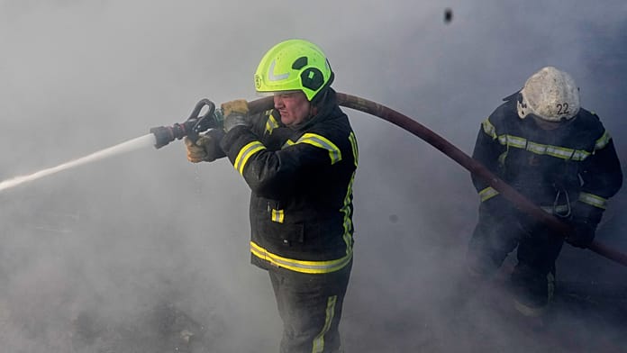deadly-airstrike-hit-kramotorsk-as-emergency-crews-battled-fires