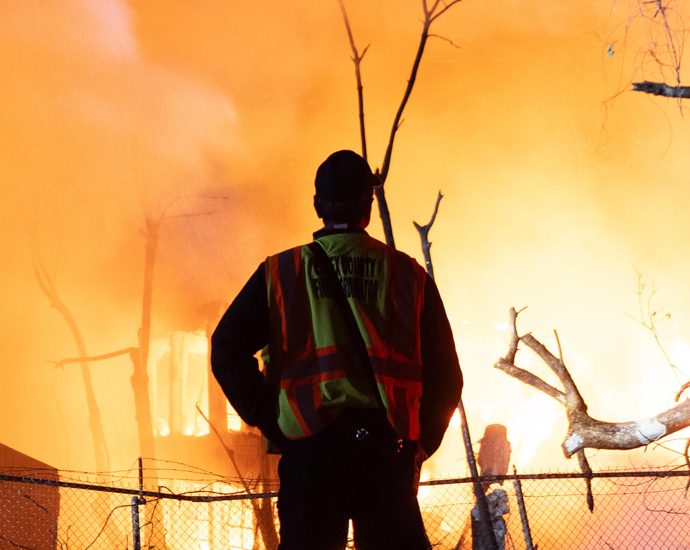 warehouse-fire-prompts-state-of-emergency-in-new-jersey