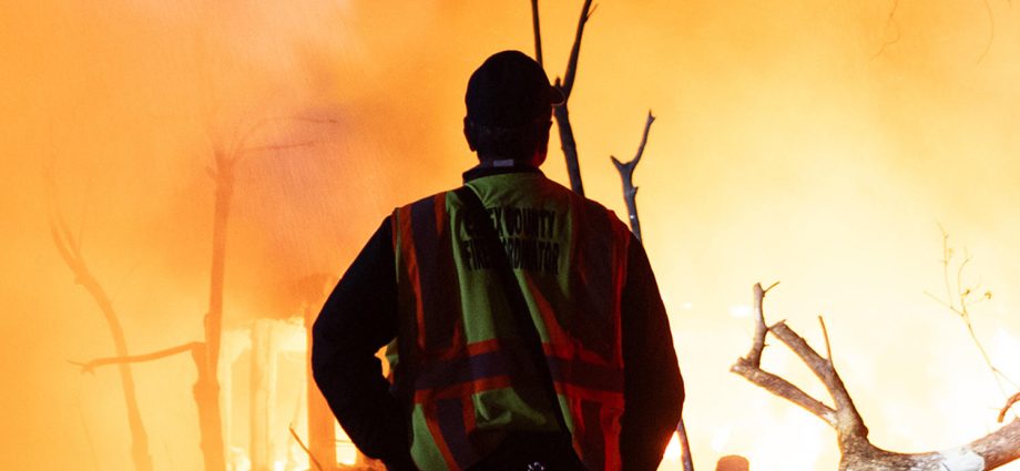 warehouse-fire-prompts-state-of-emergency-in-new-jersey