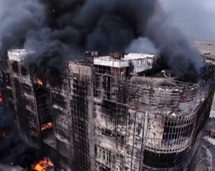 shopping-centre-fire-kills-at-least-eight-people-in-iran