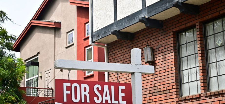 home-prices-rose-in-most-metro-areas,-but-the-market-remains-sluggish,-report-finds