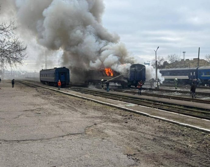 800-mobile-shelters-installed-to-expand-ukraine’s-rail-protection-system-amid-sustained-attacks