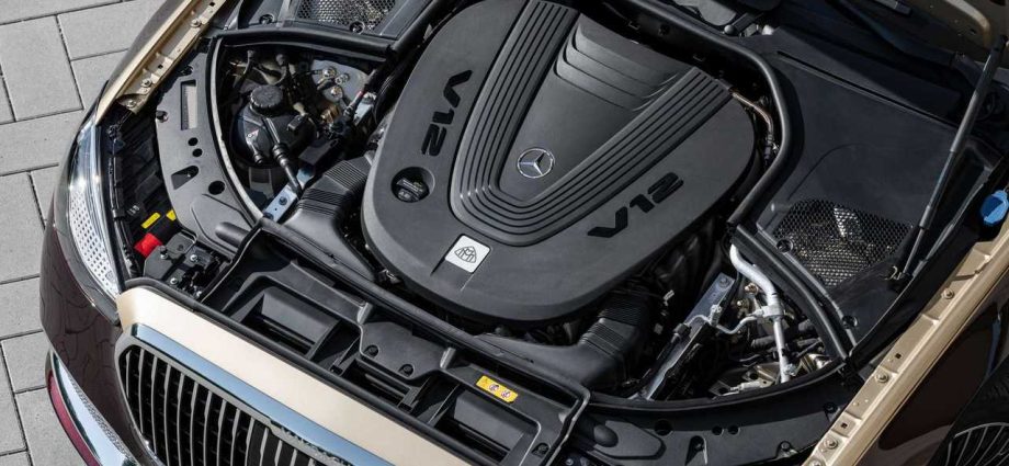 No Surprise: Maybach Customers Want V12s