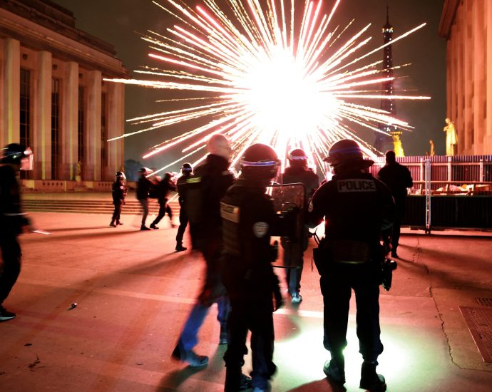 psg’s-champions-league-win-marred-by-night-of-violence-and-riots-in-paris