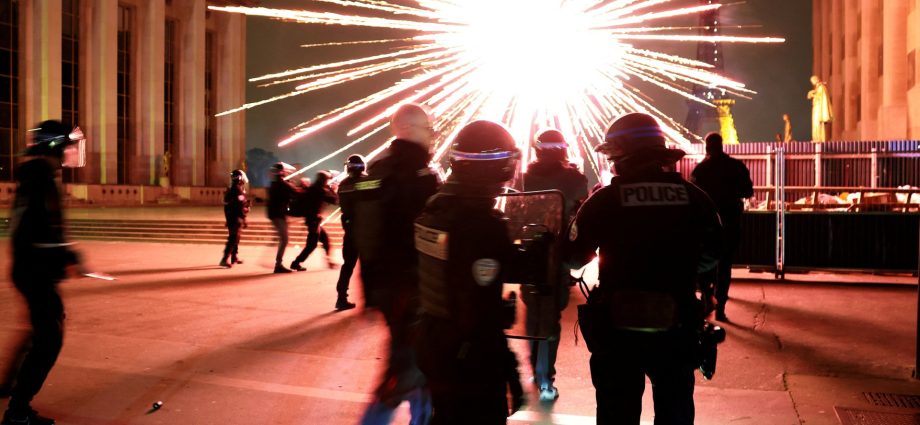 psg’s-champions-league-win-marred-by-night-of-violence-and-riots-in-paris