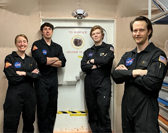 nasa’s-simulated-mars-mission-marks-200-days-inside-habitat