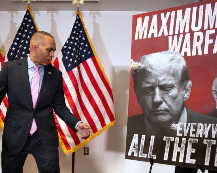 the-traitor-calls-for-‘incitement’-charges-against-top-democrat-hakeem-jeffries