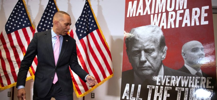 the-traitor-calls-for-‘incitement’-charges-against-top-democrat-hakeem-jeffries