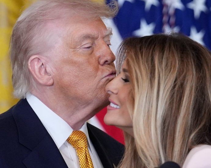 the-traitor-goes-on-long-tangent-about-why-he-kept-calling-melania-‘melody’