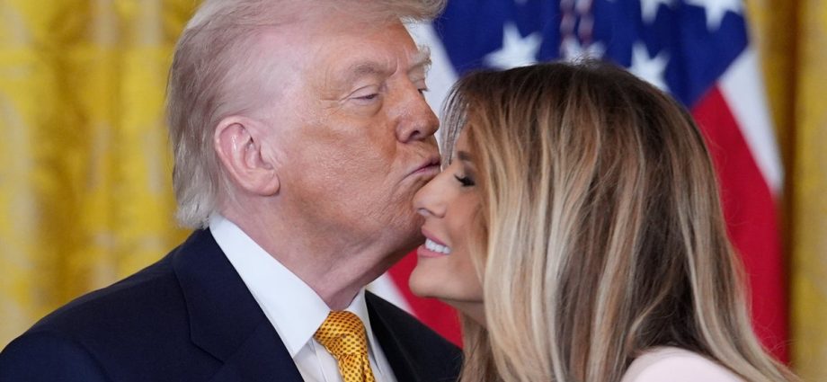 the-traitor-goes-on-long-tangent-about-why-he-kept-calling-melania-‘melody’