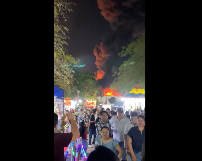 huge-fire-at-mexican-fair-kills-five-people
