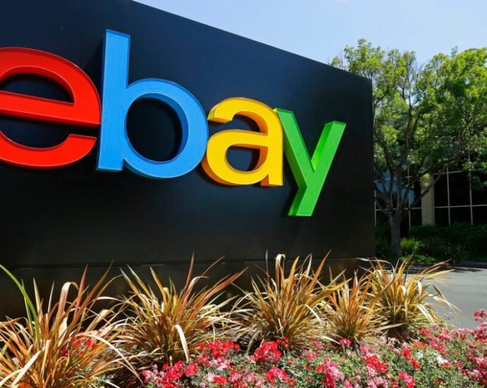 gamestop-ceo-says-he’s-selling-items-on-ebay-to-‘pay-for-ebay’