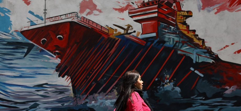 iran-war-live:-the-traitor-says-ceasefire-still-‘in-effect’-as-iran,-us-clash