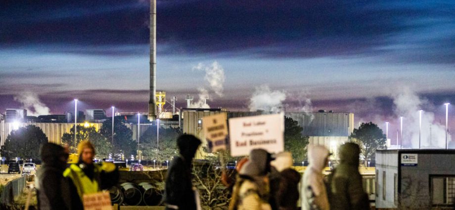 faster-slaughterhouse-line-speeds-are-increasingly-a-climate-problem