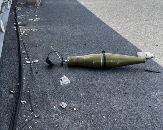 russia-is-now-dropping-fpv-drones-with-explosives-from-bigger-“gerbera”-carriers