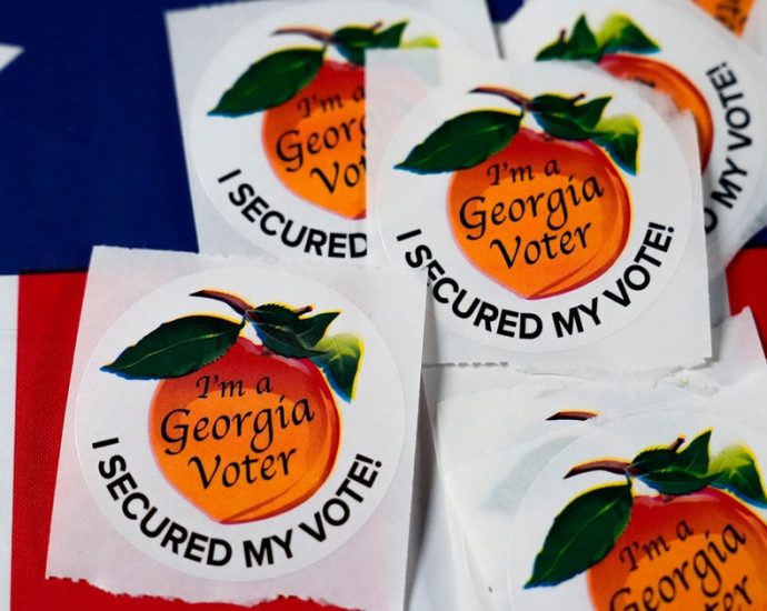 justice-department-can-keep-2020-election-ballots-seized-from-georgia’s-fulton-county,-judge-rules