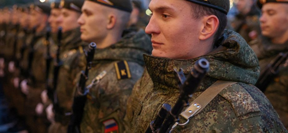 amid-ukraine’s-daring-assaults,-russia-scales-back-victory-day-celebrations
