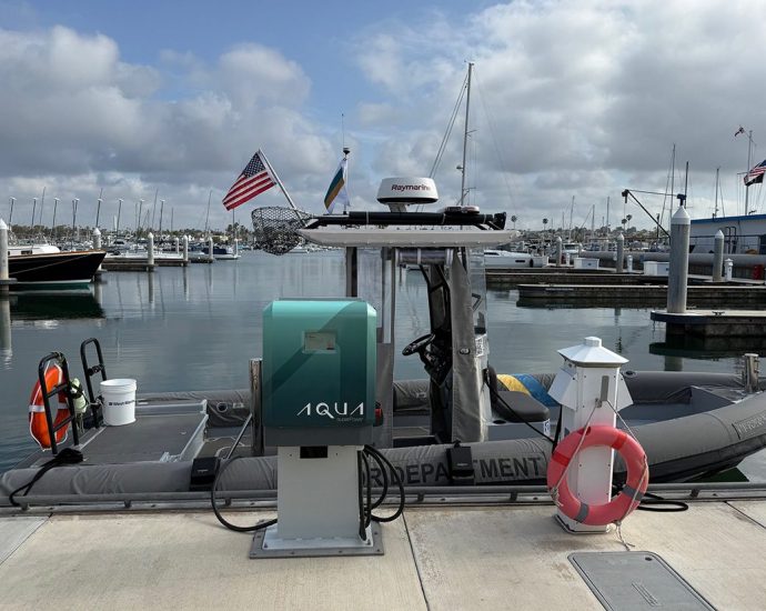 newport-beach-boaters-can-charge-their-electric-boats-with-a-new-aqua-superpower-marine-fast-charger