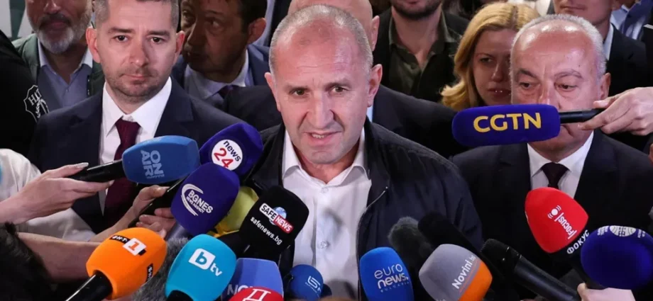 bulgaria-approves-new-cabinet-led-by-rumen-radev-—-the-ex-president-who-called-crimea-russian