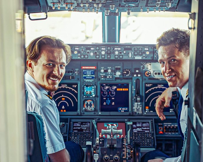 the-striking-differences-pilots-notice-when-training-on-airbus-&-boeing-aircraft