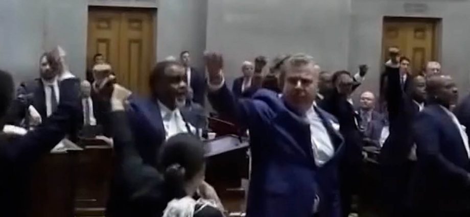 tennessee-lawmakers-approve-map-erasing-black-district
