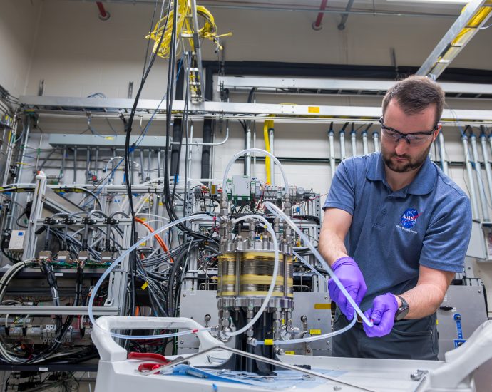 nasa-fuel-cell-tests-pave-way-for-energy-storage-on-moon