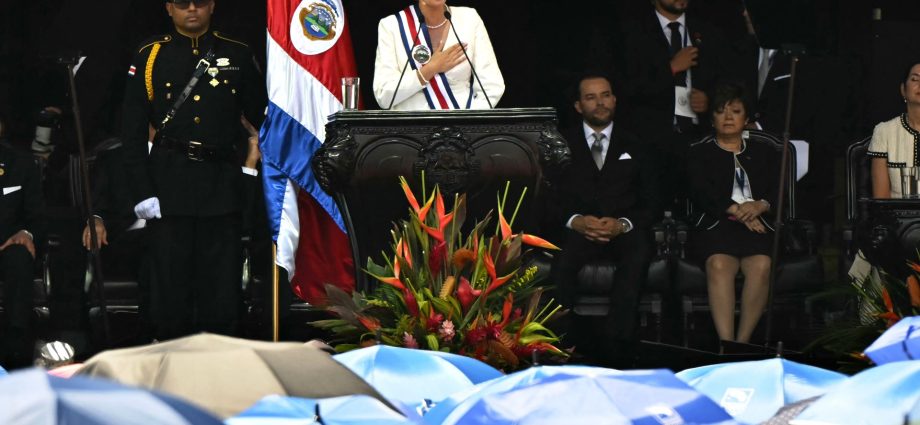 laura-fernandez-sworn-in-as-costa-rica’s-new-president