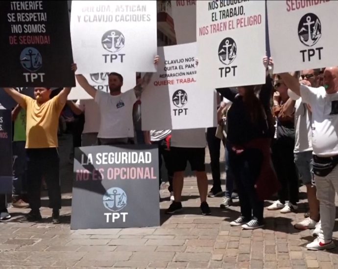 protests-in-the-canary-islands-as-virus-stricken-ship-heads-for-port