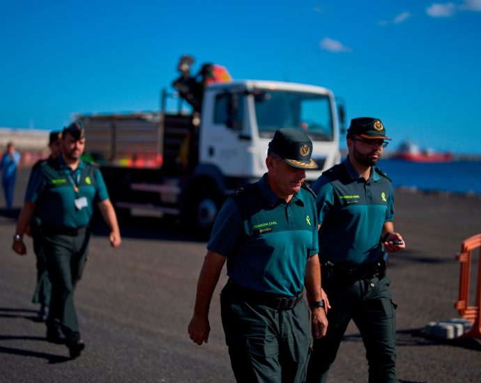 spain’s-canary-islands-brace-for-incoming-hantavirus-stricken-cruise-ship