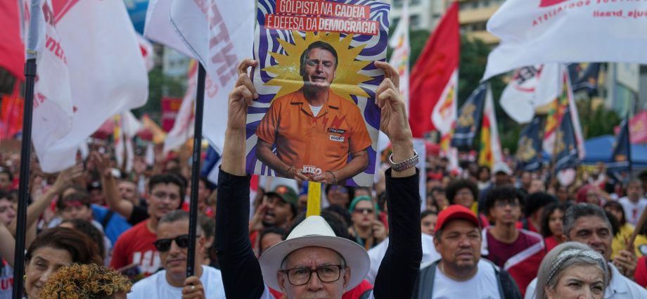 brazil-judge-bars-law-that-could-reduce-bolsonaro’s-27-year-prison-sentence