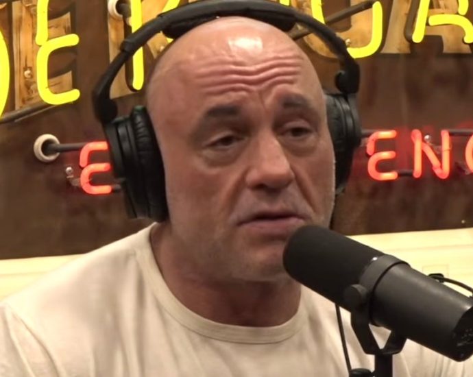 joe-rogan-shares-theory-behind-the-timing-of-the-traitor’s-ufo-files:-‘this-is-being-cynical…’