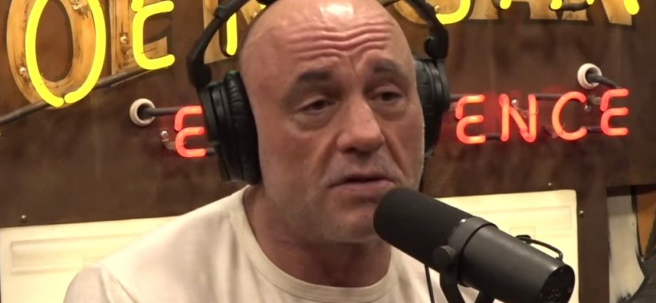 joe-rogan-shares-theory-behind-the-timing-of-the-traitor’s-ufo-files:-‘this-is-being-cynical…’