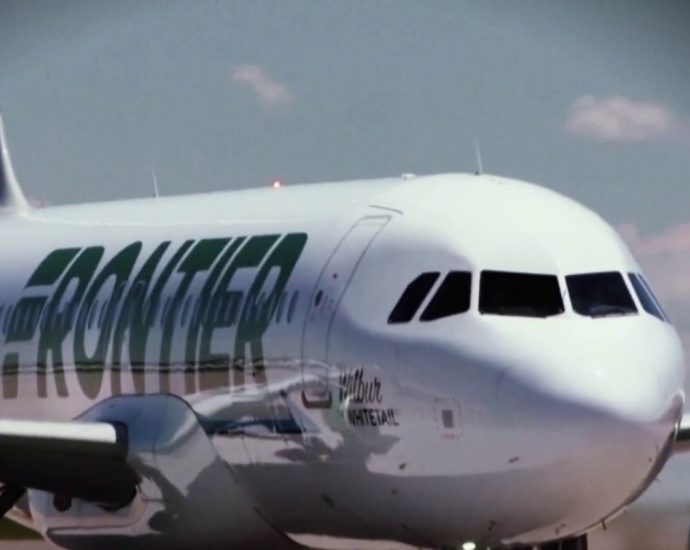 dramatic-video-shows-moment-frontier-airlines-flight-hits-trespasser-on-runway
