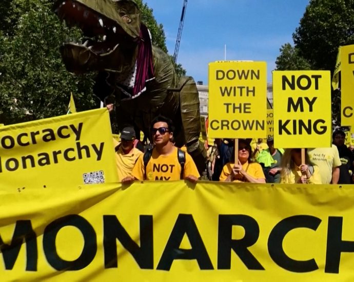‘no-kings’-protest-outside-buckingham-palace