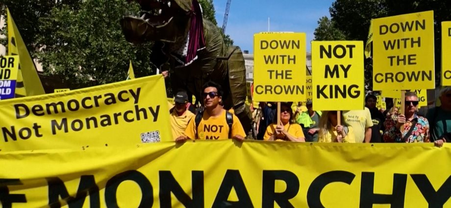 ‘no-kings’-protest-outside-buckingham-palace